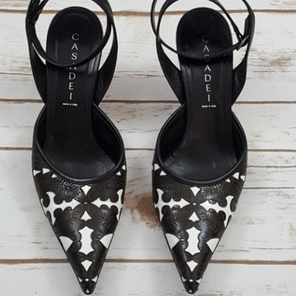 Casadei Women's Pointy Toe Heels with Ankle Straps Sz 7 Leather Italy - Picture 1 of 7